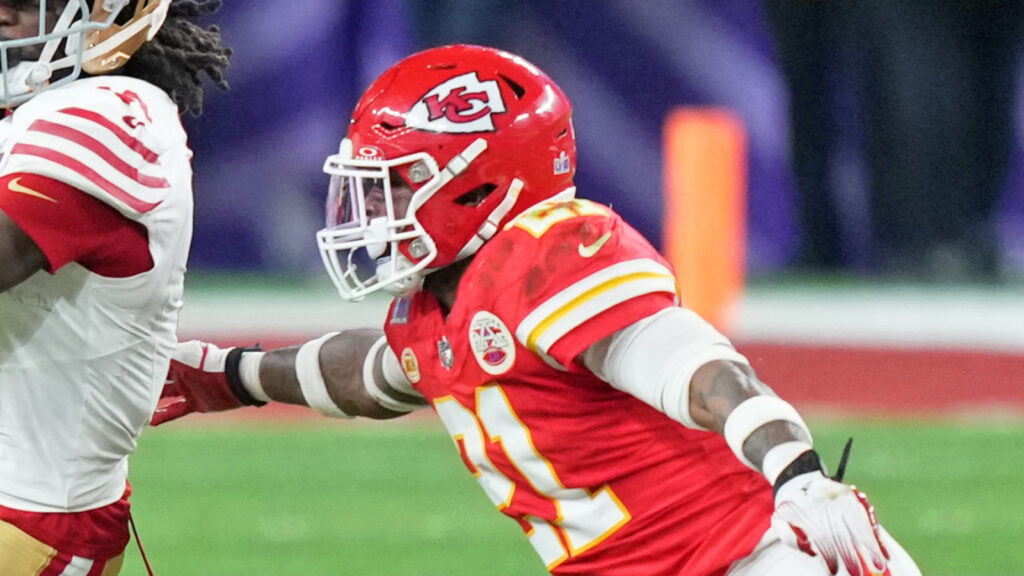 Two-time Super Bowl champion lands with third team in two weeks