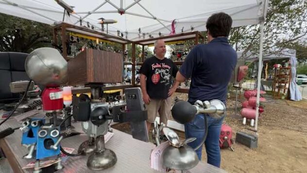 Uptown Art Stroll supports San Antonio artists, draws hundreds to Olmos Park neighborhood