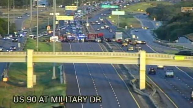 US Highway 90 westbound lanes reopen after rollover crash on Southwest Side