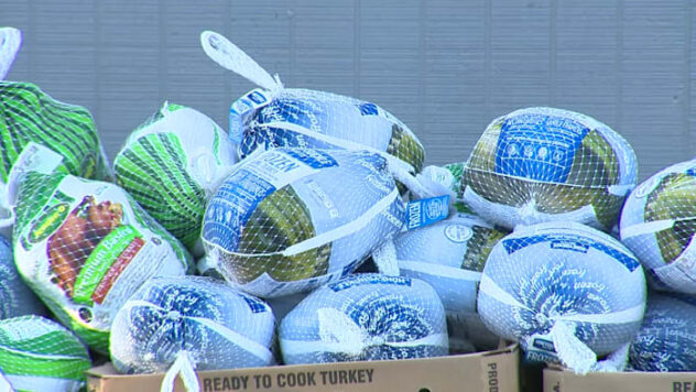 Volunteers, nonprofits step up to help San Antonio community for Thanksgiving