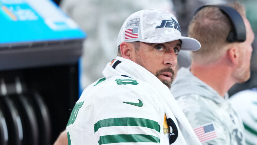 Week 10 losers: Aaron Rodgers looks awful; Cowboys embarrassed again