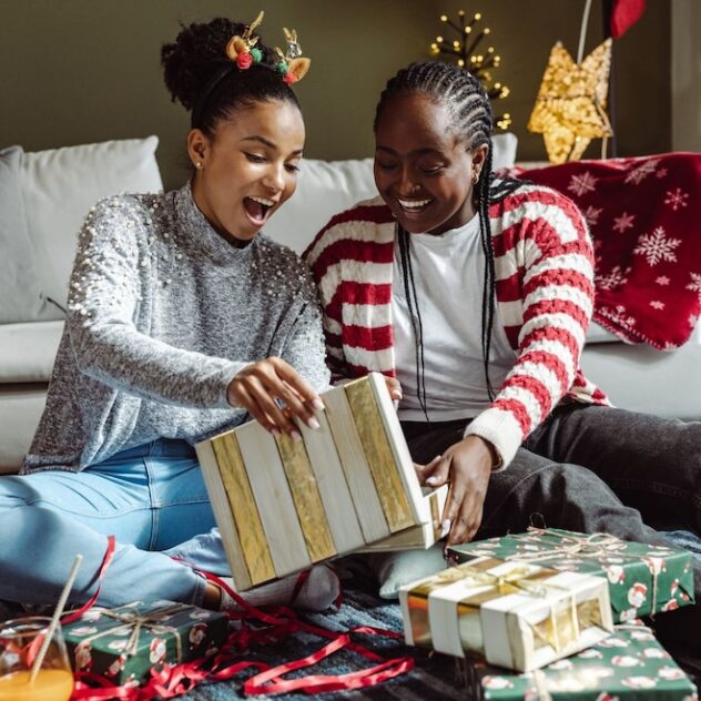 14 Gift Ideas for Your Bestie This Holiday Season