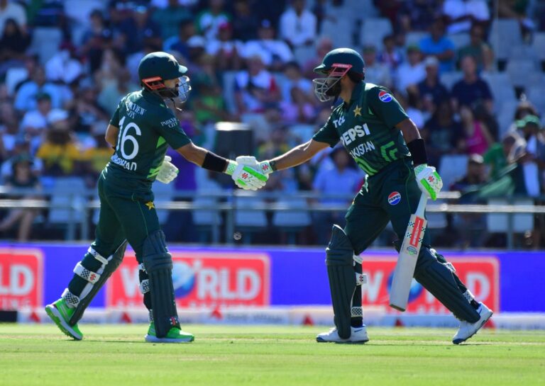 Afridi trumps Klaasen after Babar-Rizwan stand sets up Pakistan