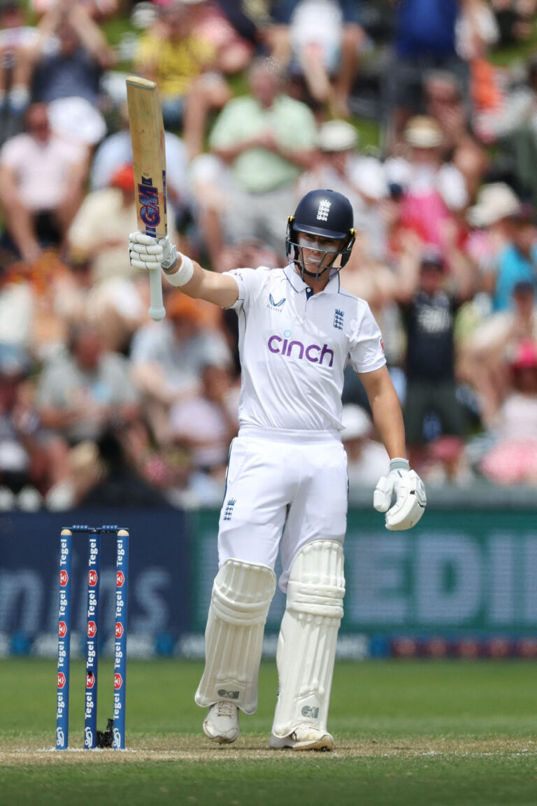 Bethell, Duckett miss hundreds but England firmly in control