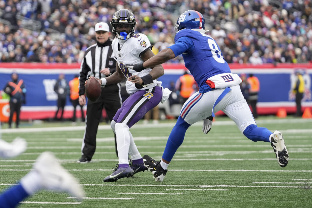 Brian Burns avoids injury after taking blindside hit in Giants’ loss: ‘Lined me up’