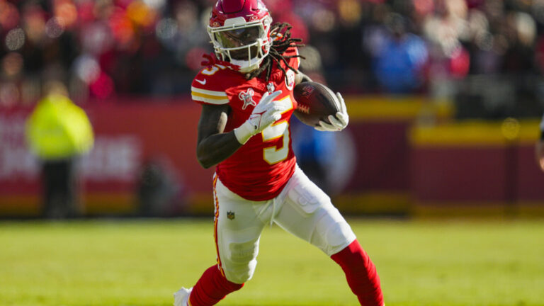 Chiefs' improvements on offense vs. Texans coincides with confidence they showed in WR Hollywood Brown