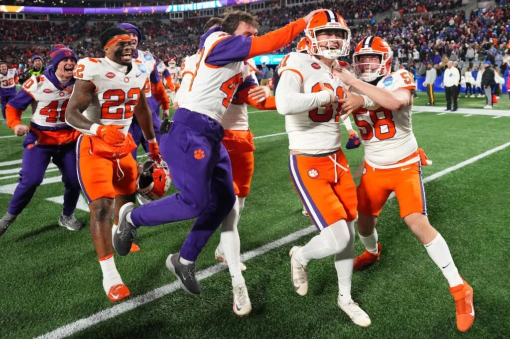 Clemson stuns SMU on 56-yard field goal as time expires to win ACC title