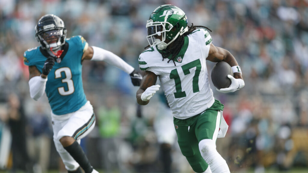 Davante Adams' monster second half fuels Jets' comeback victory