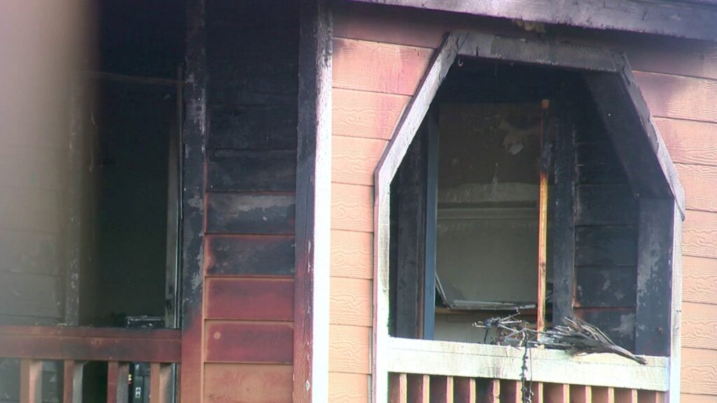 Deadly apartment fire on Northwest Side displaces residents