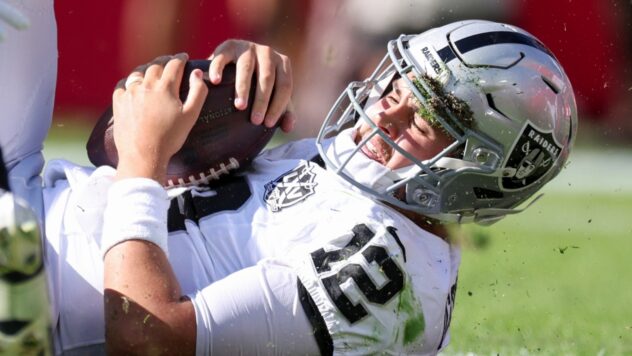 Feeling drafty, Raiders (2-12) roll out red carpet for 11-loss Jaguars