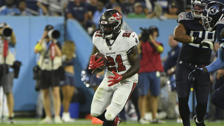 Former Buccaneers RB Signs With 49ers
