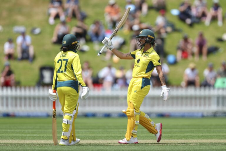 Gardner, Sutherland combine to take home ODI series 2-0