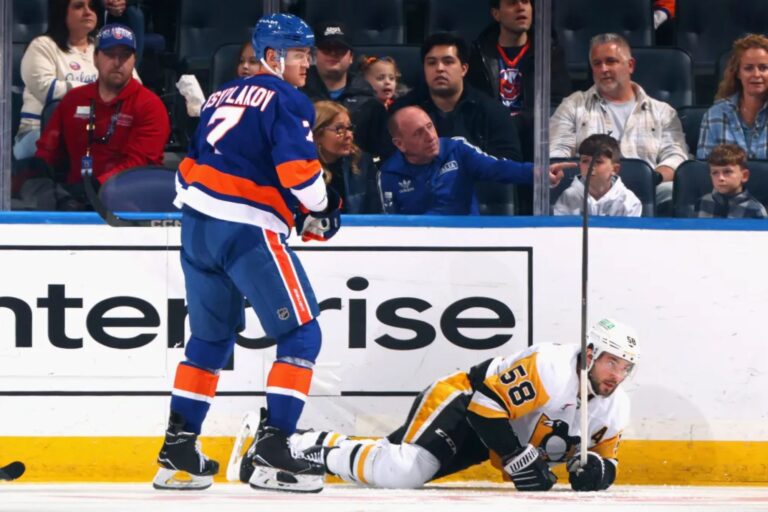 Islanders’ Patrick Roy demotes Maxim Tsyplakov to fourth line due to penalty issues