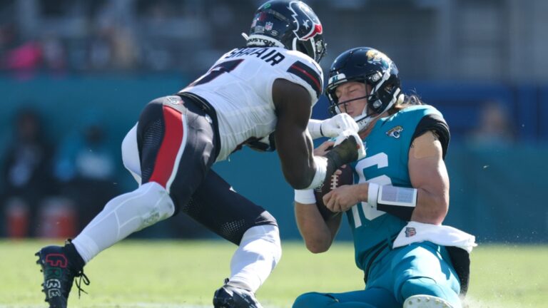 Jaguars’ Trevor Lawrence, Evan Engram undergo surgeries