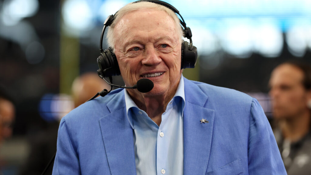 Jerry Jones breaks silence on Dak Prescott speaking highly of Mike McCarthy despite underwhelming 5-7 record