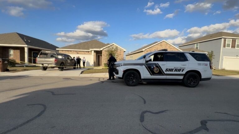 Man found dead by his father in far west Bexar County, BCSO says