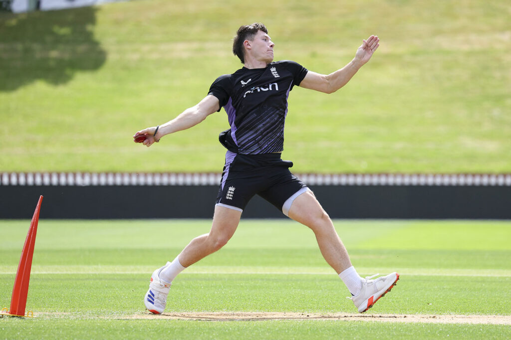 Matthew Potts replaces Chris Woakes as England's only change for third Test