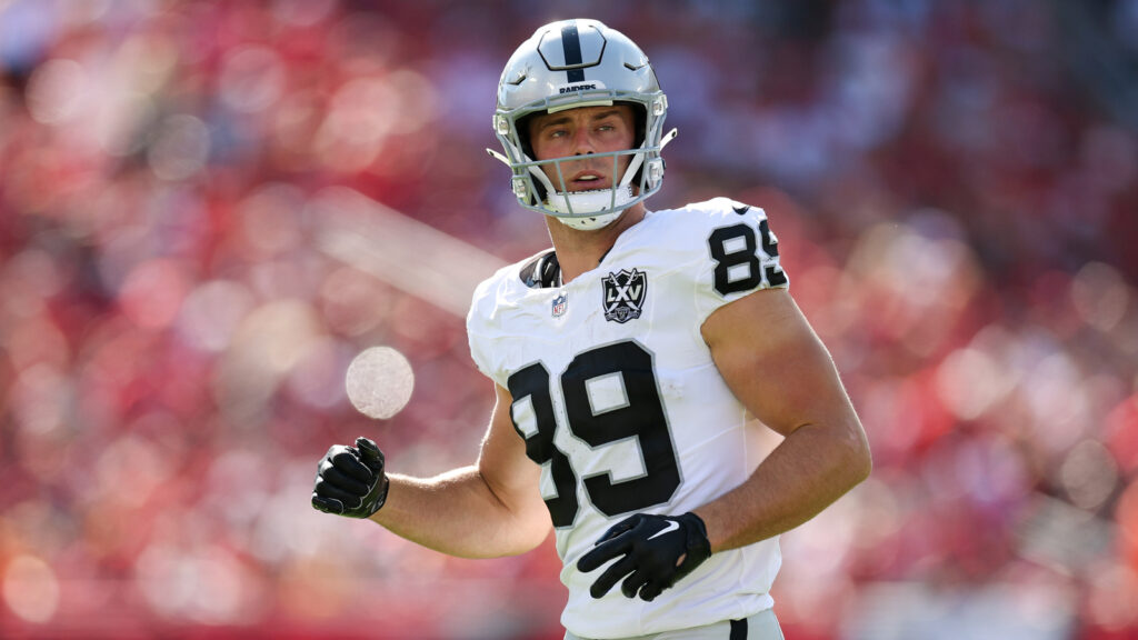 NBA Legend reveals his feelings about Raiders TE