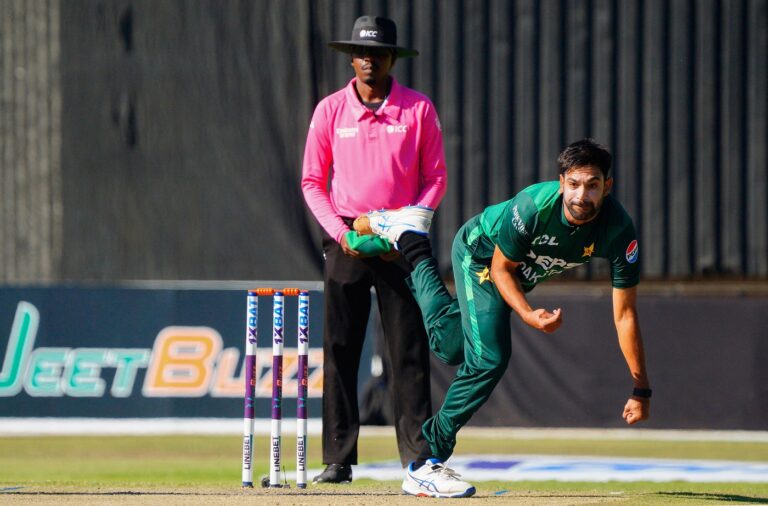 New-look Pakistan go 1-0 up after Zimbabwe lose 8 for 31