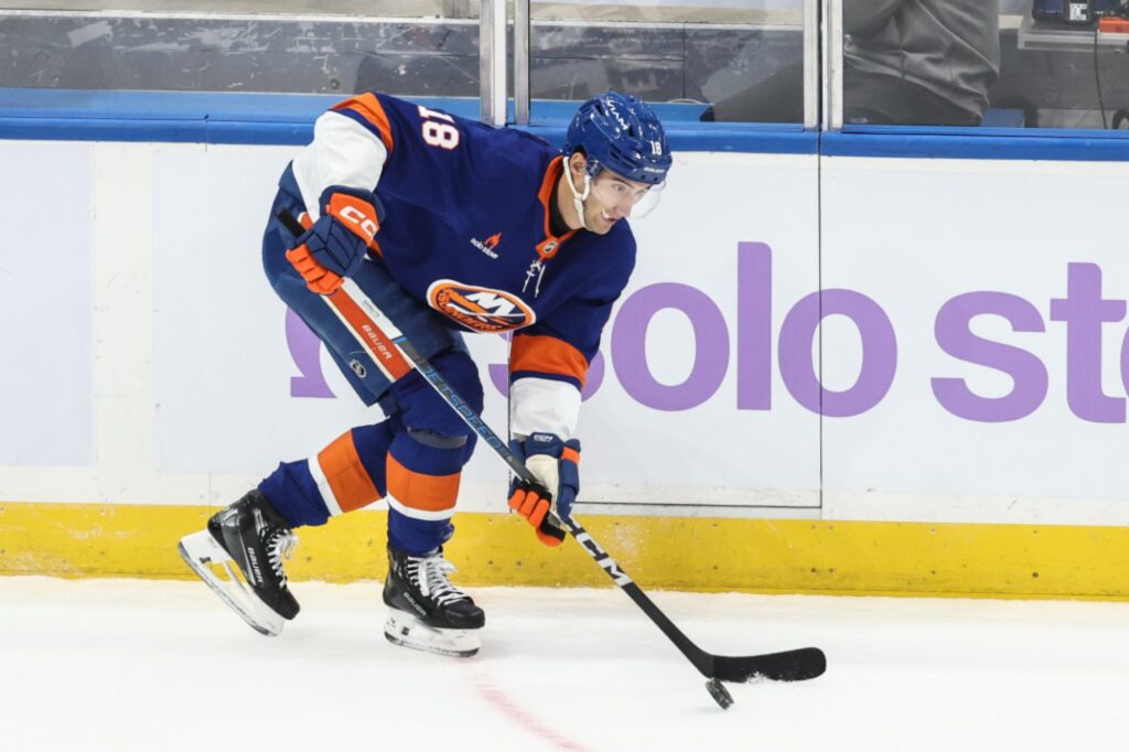 Pierre Engvall comes up small as his Islanders fate hangs in the balance