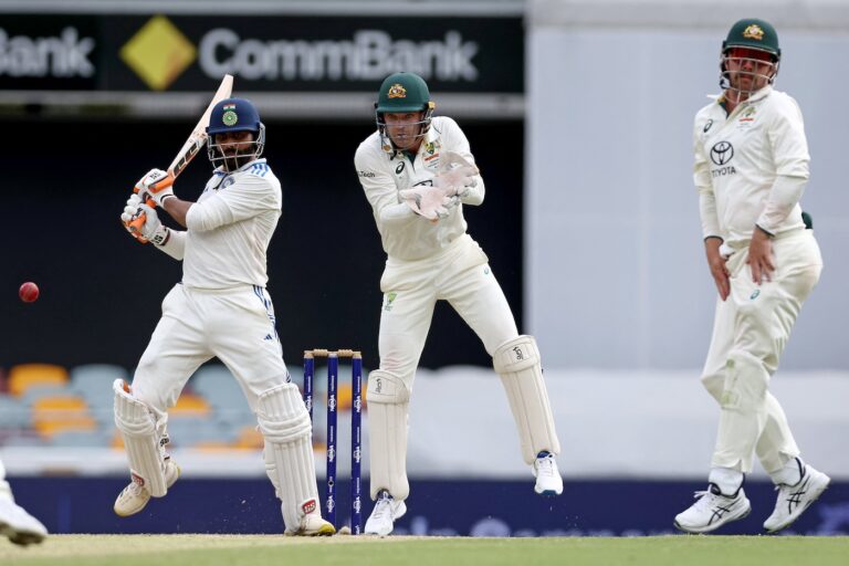 Rahul and Jadeja fight to help India avoid follow-on
