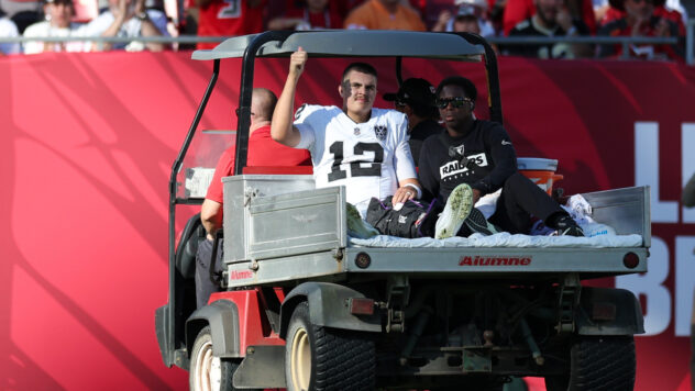 Raiders Fear QB Aidan O’Connell Suffered Season-Ending Knee Injury