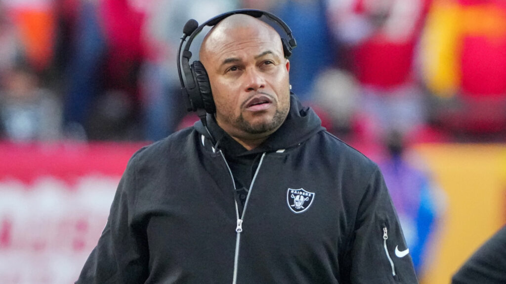 Raiders QB Aidan O’Connell Expected To Start Week 16