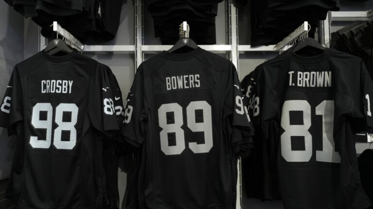Raiders showing up late to New Orleans due to delayed flight