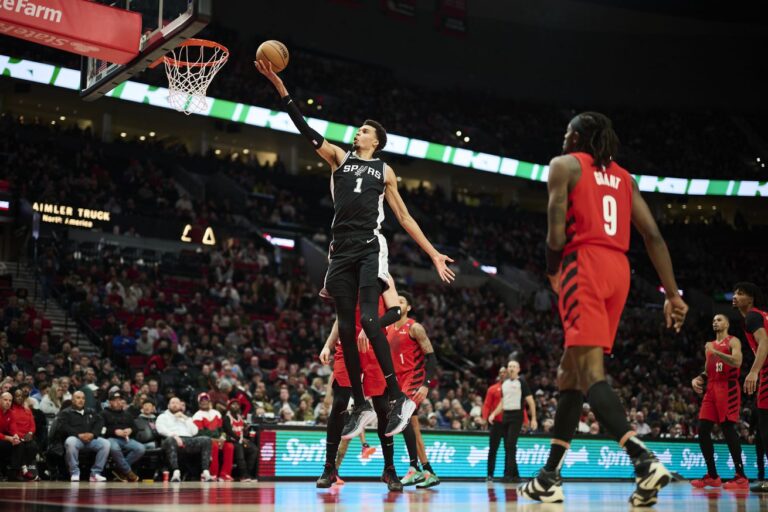 San Antonio at Portland, Final Score: Spurs outlast Trail Blazers, 118-116