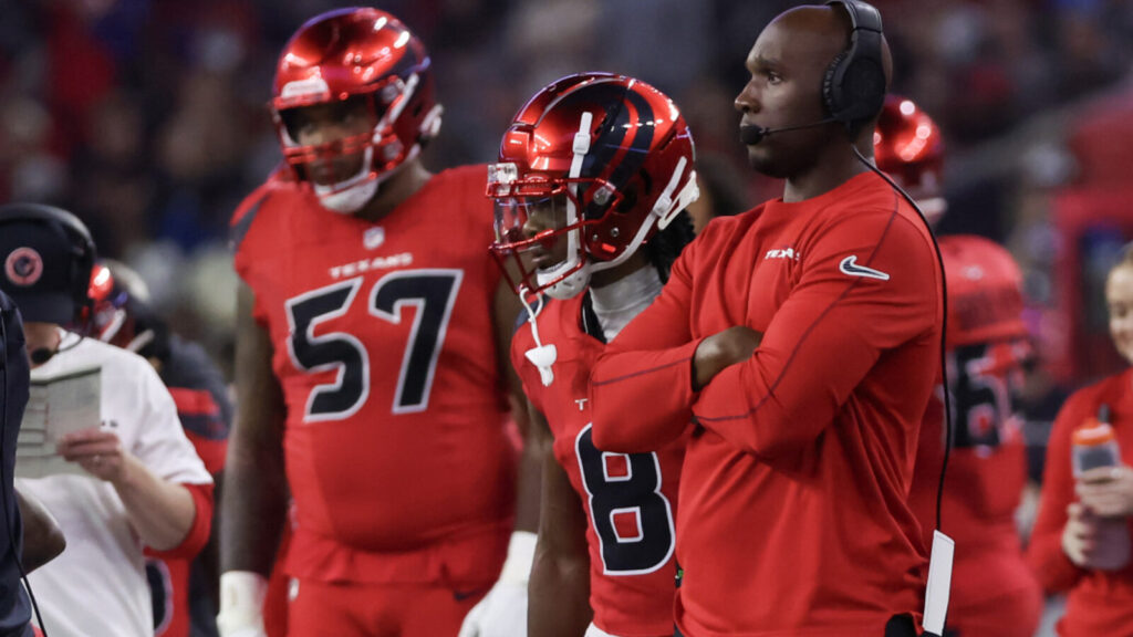 Santa Claus ignores Houston Texans' Christmas wish vs. Kansas City Chiefs