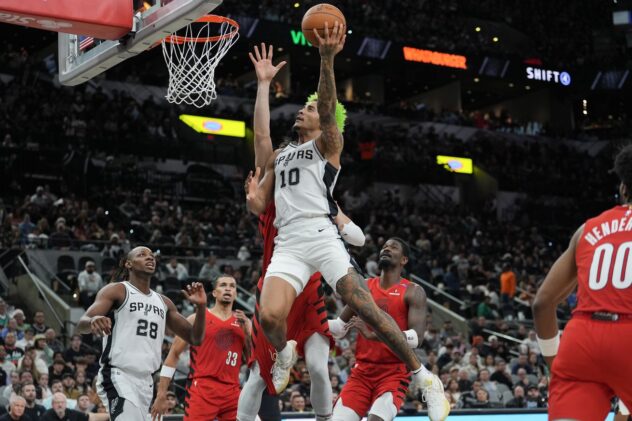 Spurs deliver focused win over Trail Blazers before heading out for the holidays