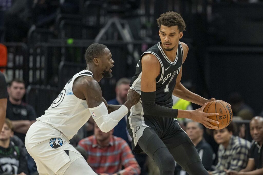 Spurs drop late-game thriller to the Timberwolves
