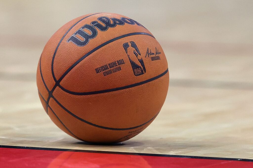 Spurs-Timberwolves tip-off delayed to 8:10 PM CT due to court issue