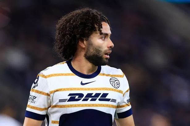 Surprise target set for January transfer after having 'suitcase ready' for Liverpool