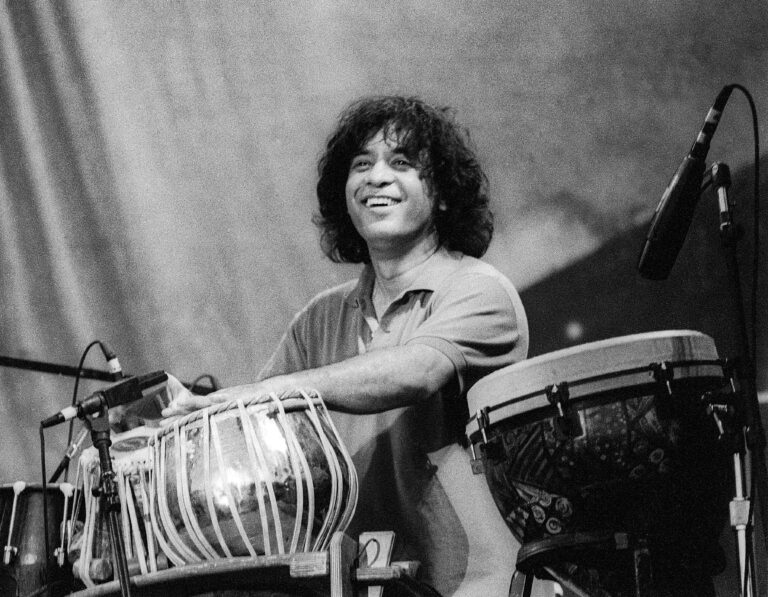 Tabla Maestro Zakir Hussain Dies at 73