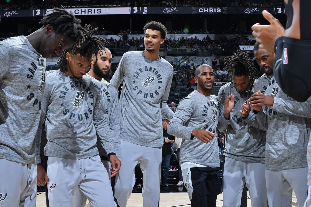 The Spurs aren’t the win-now team they’re acting like... yet