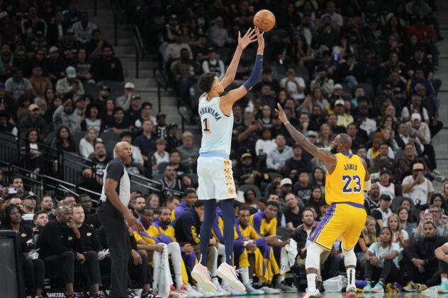 Victor Wembanyama’s perimeter-oriented game is fine — for now