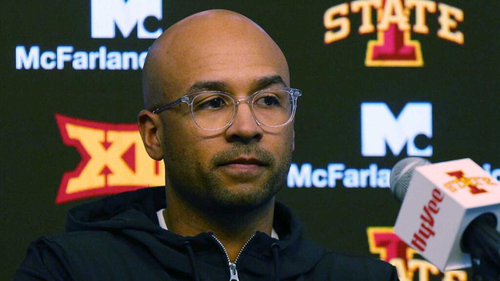 49ers interview Iowa State assistant for OC job