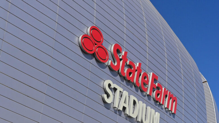 Cardinals' heartfelt gesture welcomes Rams ahead of playoff game amid Los Angeles wildfire crisis
