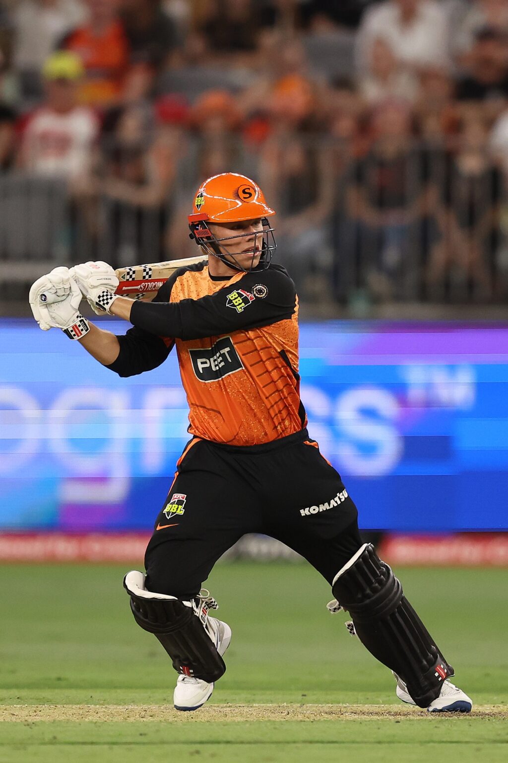 Connolly, Beardman keep Scorchers' finals hope alive