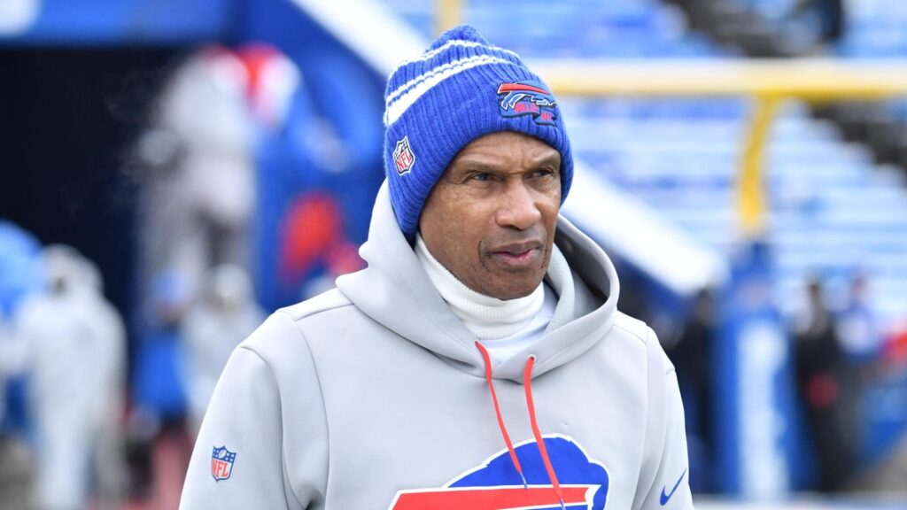 Cowboys Complete HC Interview With Seahawks Assistant Leslie Frazier