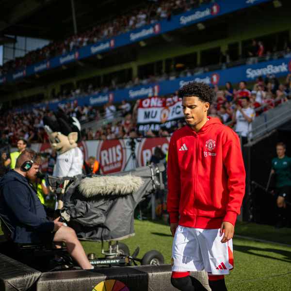 Ethan Williams joins Cheltenham Town on loan