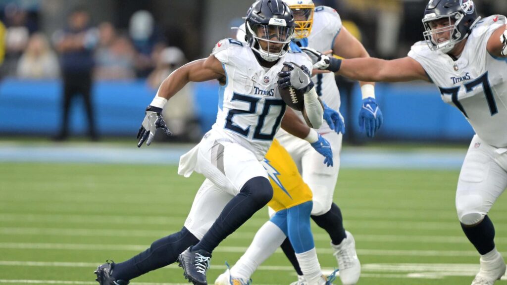 Houston Texans at Tennessee Titans DFS Start Em’ Sit Em’ Week 18