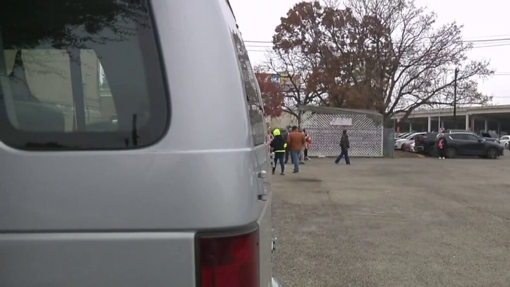 Hundreds of volunteers hit the streets to count San Antonio’s unsheltered population