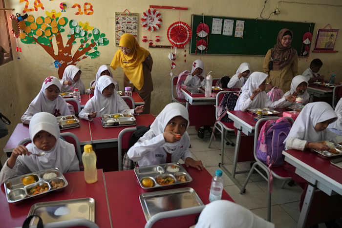 Indonesia launches free meals program to feed children and pregnant women to fight malnutrition