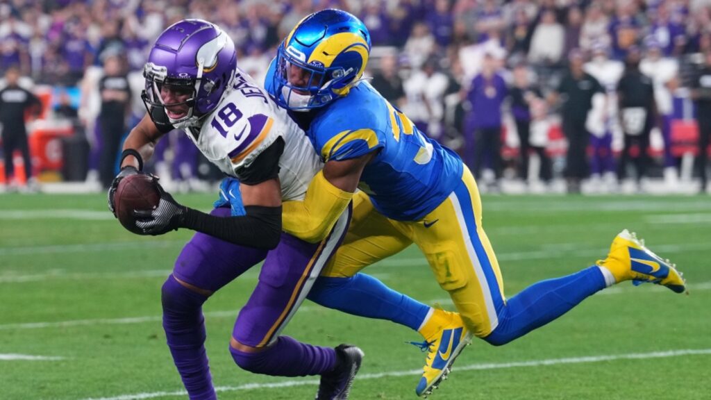 Joe Buck questions Russell Yurk, suggests NFL called penalty directly from league office in Vikings vs. Rams