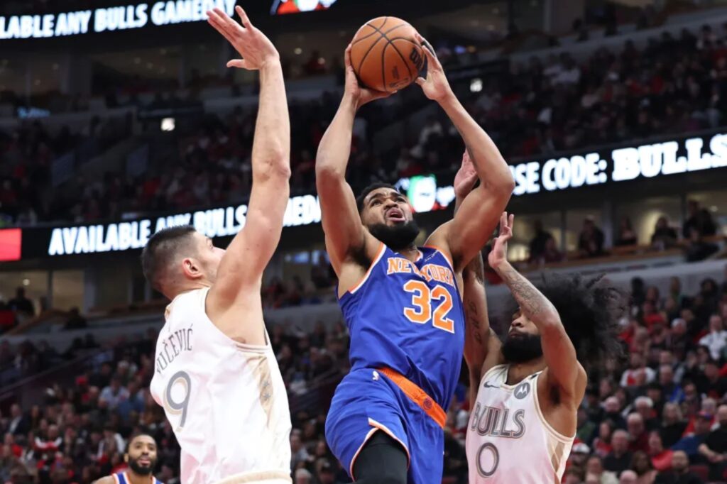 Knicks’ Karl-Anthony Towns appears to avoid serious injury after late-game exit