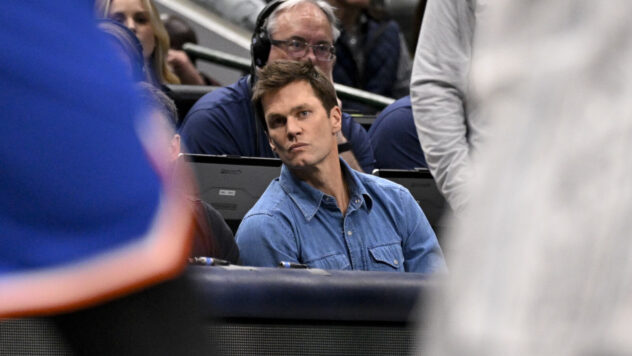 Las Vegas Raiders just made a roster move despite not having a general manager