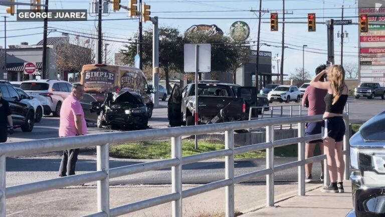 Man arrested after police chase ends in multi-vehicle crash, video shows