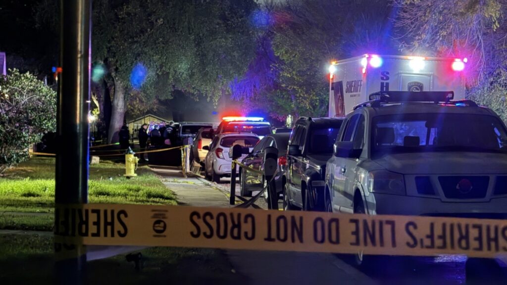 Man found with multiple gunshot wounds in northeast Bexar County, BCSO says